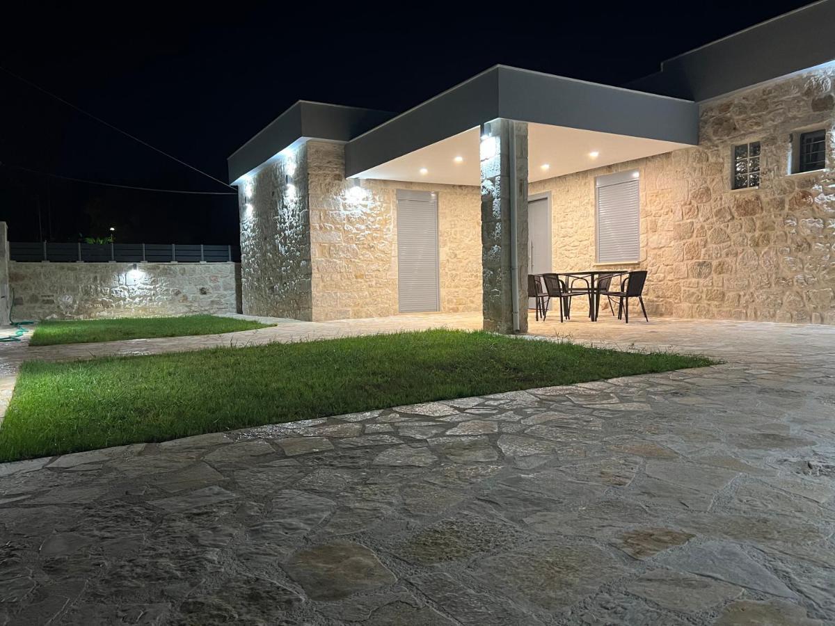 Ag.Stone.Home Isthmia Exterior photo